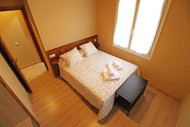 Snoe Apartamentos Mont Romies Plaza Salardú Buitenkant foto